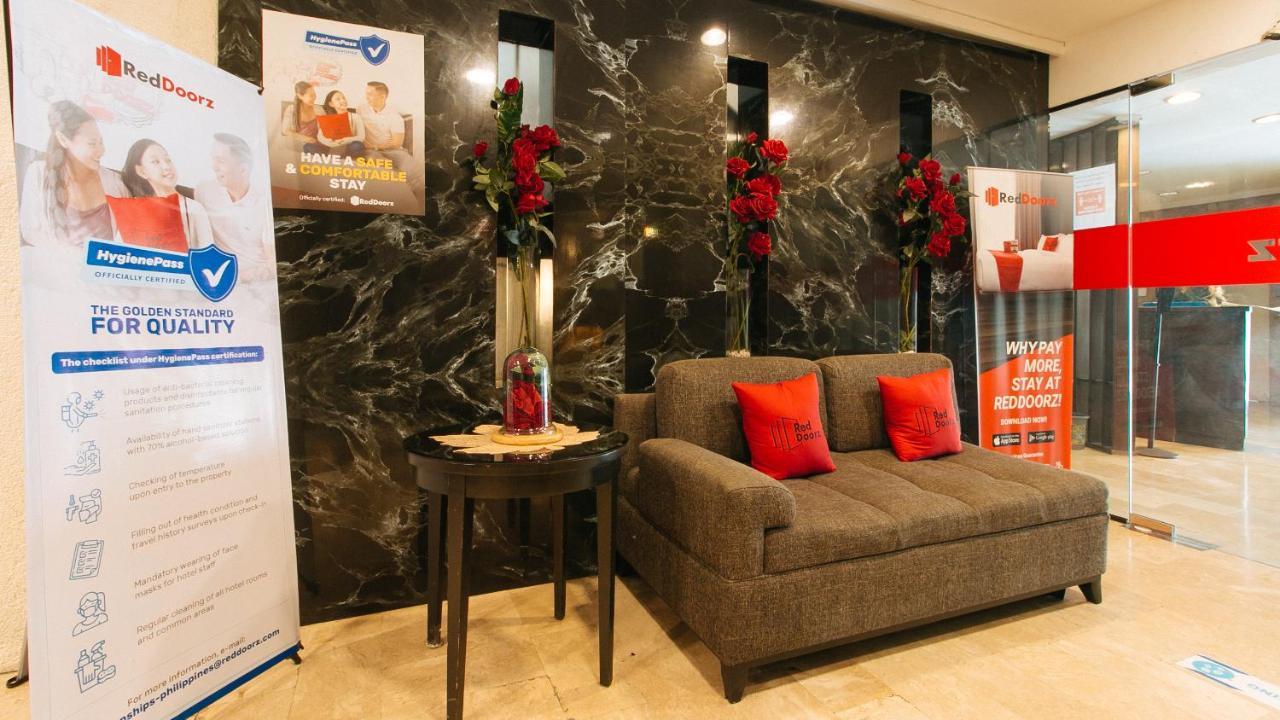 Reddoorz Premium Near Greenbelt Makati - Vaccinated Staff Makati City Ngoại thất bức ảnh
