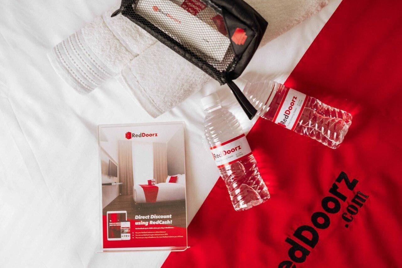 Reddoorz Premium Near Greenbelt Makati - Vaccinated Staff Makati City Ngoại thất bức ảnh