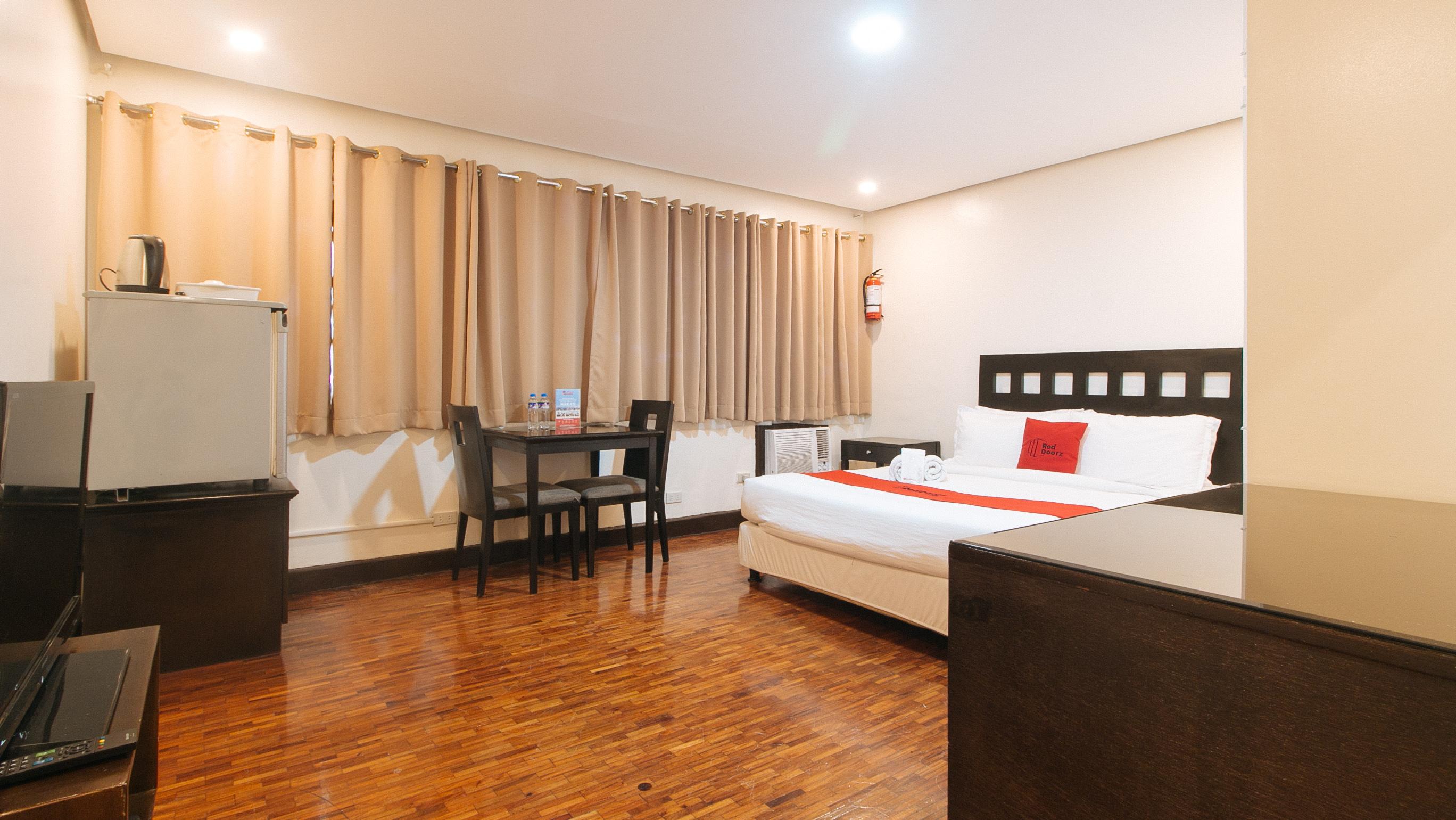 Reddoorz Premium Near Greenbelt Makati - Vaccinated Staff Makati City Ngoại thất bức ảnh