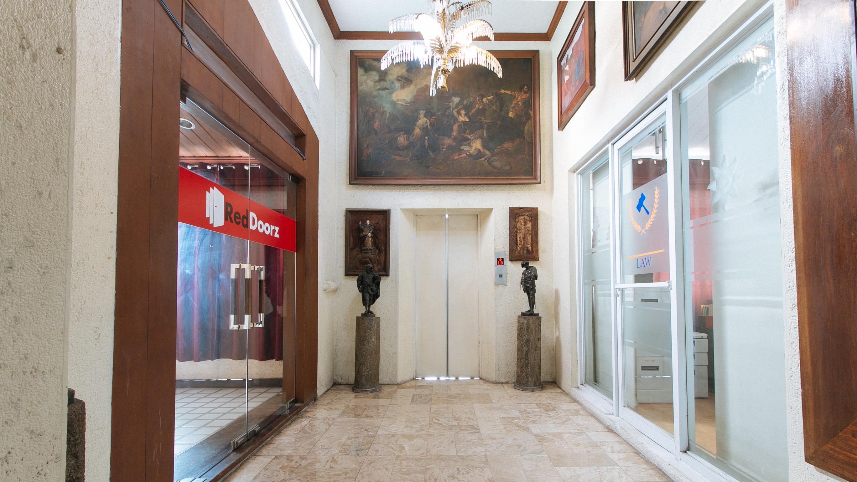 Reddoorz Premium Near Greenbelt Makati - Vaccinated Staff Makati City Ngoại thất bức ảnh